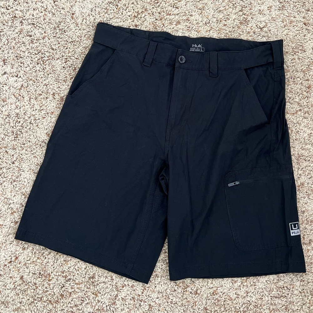 HUK Fishing shorts size Large